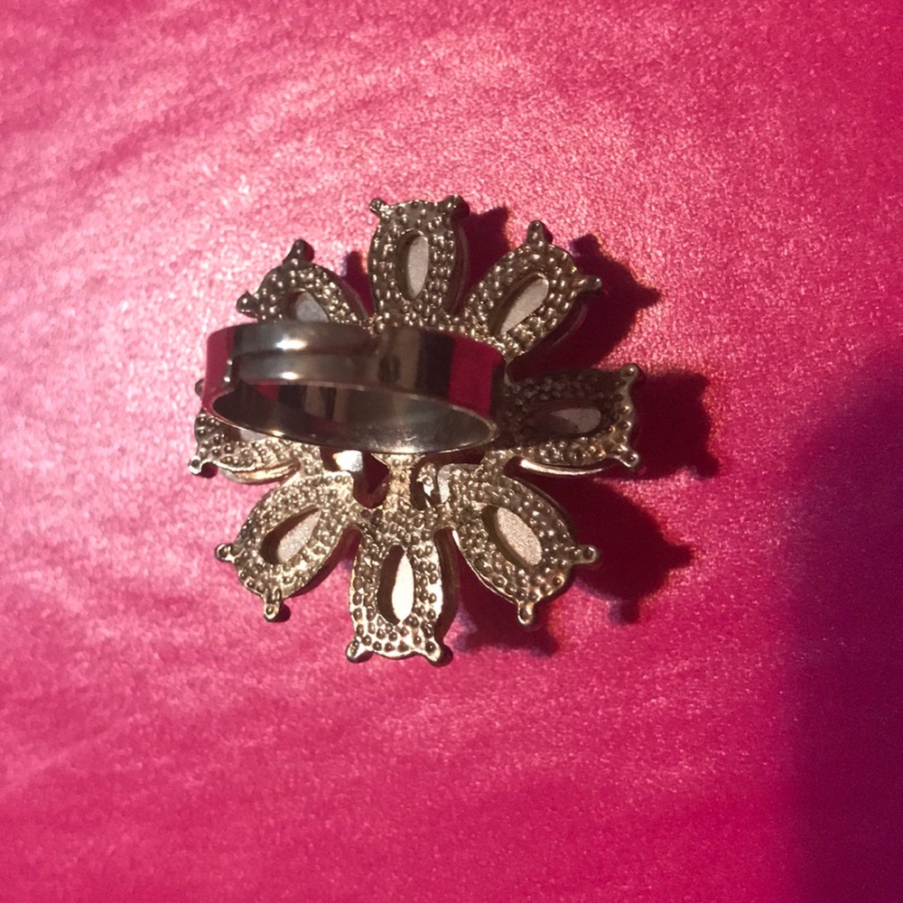 Ring - Picture 2 of 3